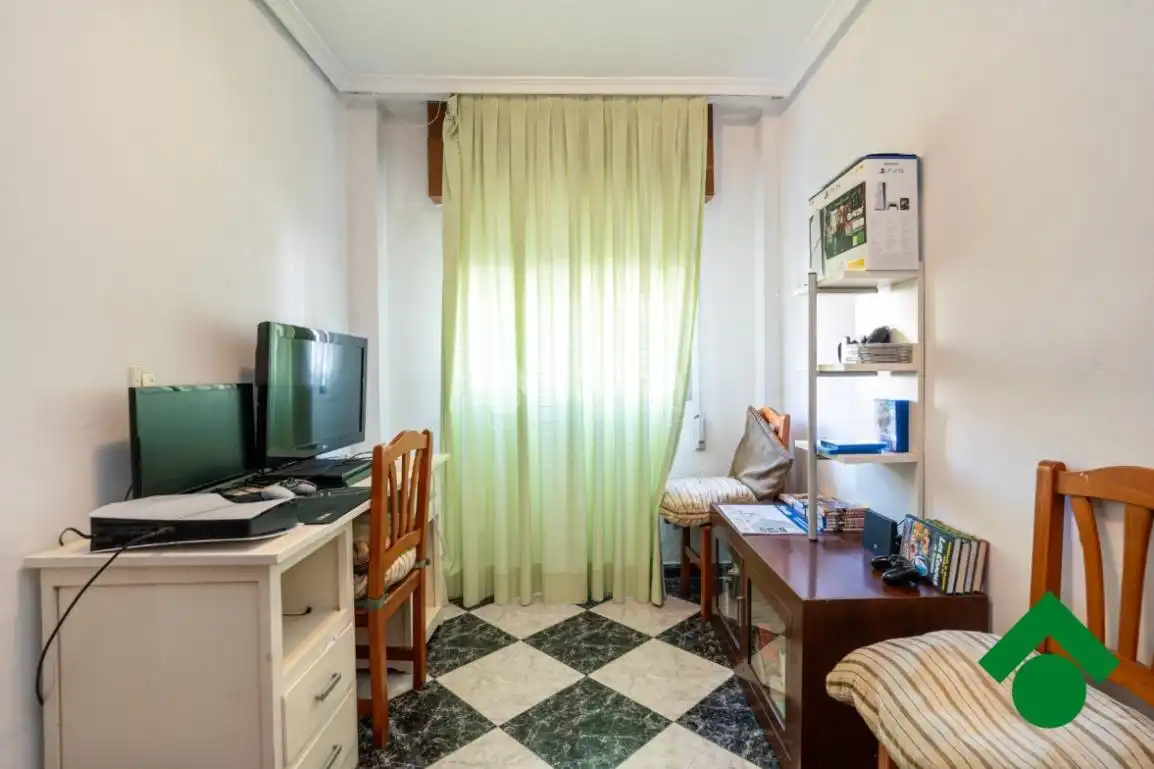 Sala d'estar de Casa adosada en venda en Pinos Puente