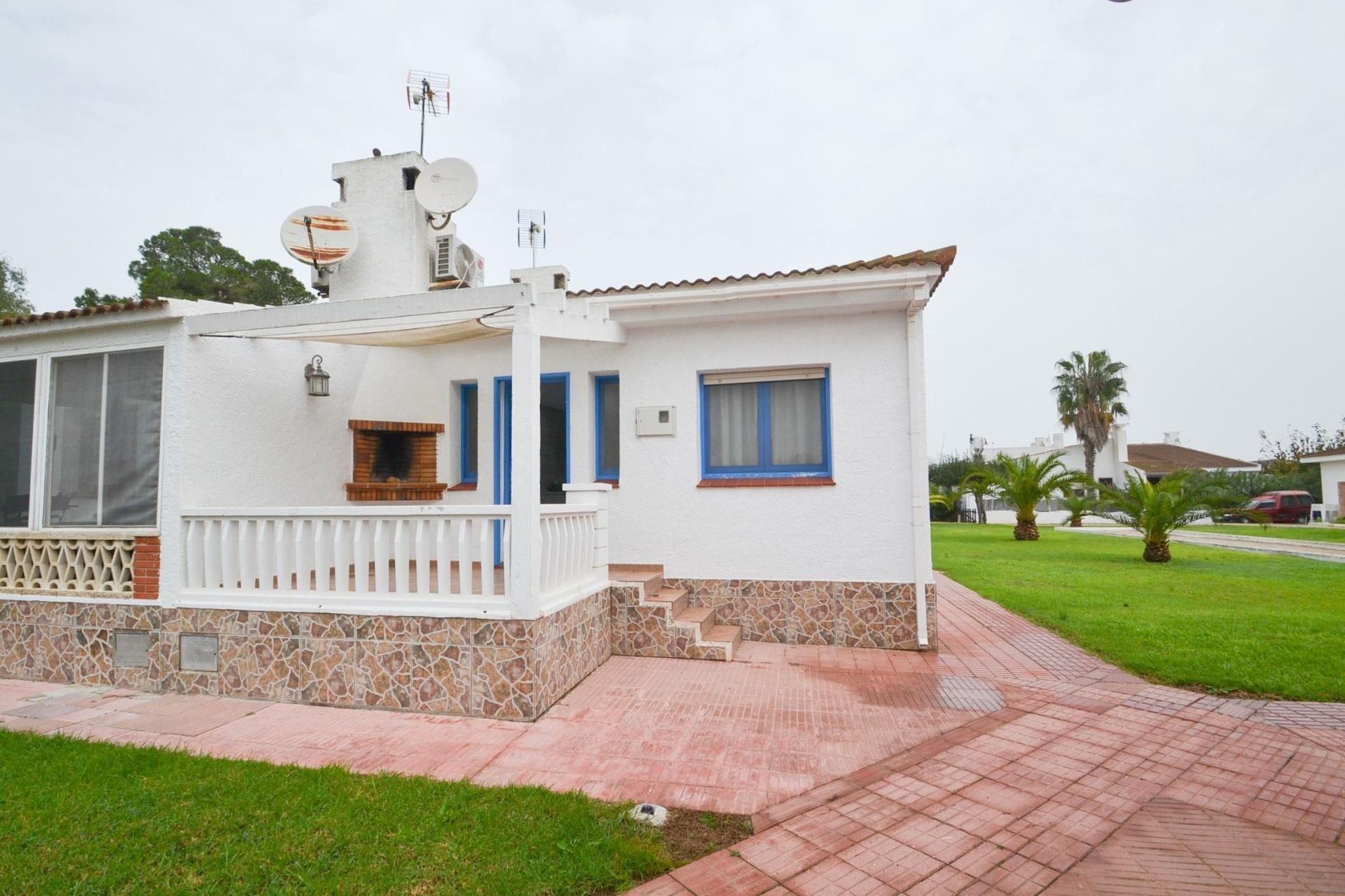 Exterior view of House or chalet for sale in Deltebre  with Air Conditioner, Private garden and Terrace
