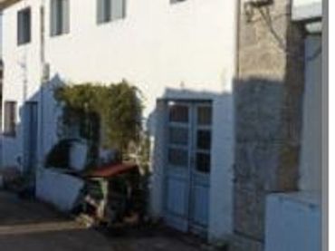 Terraced house for sale in Buslad