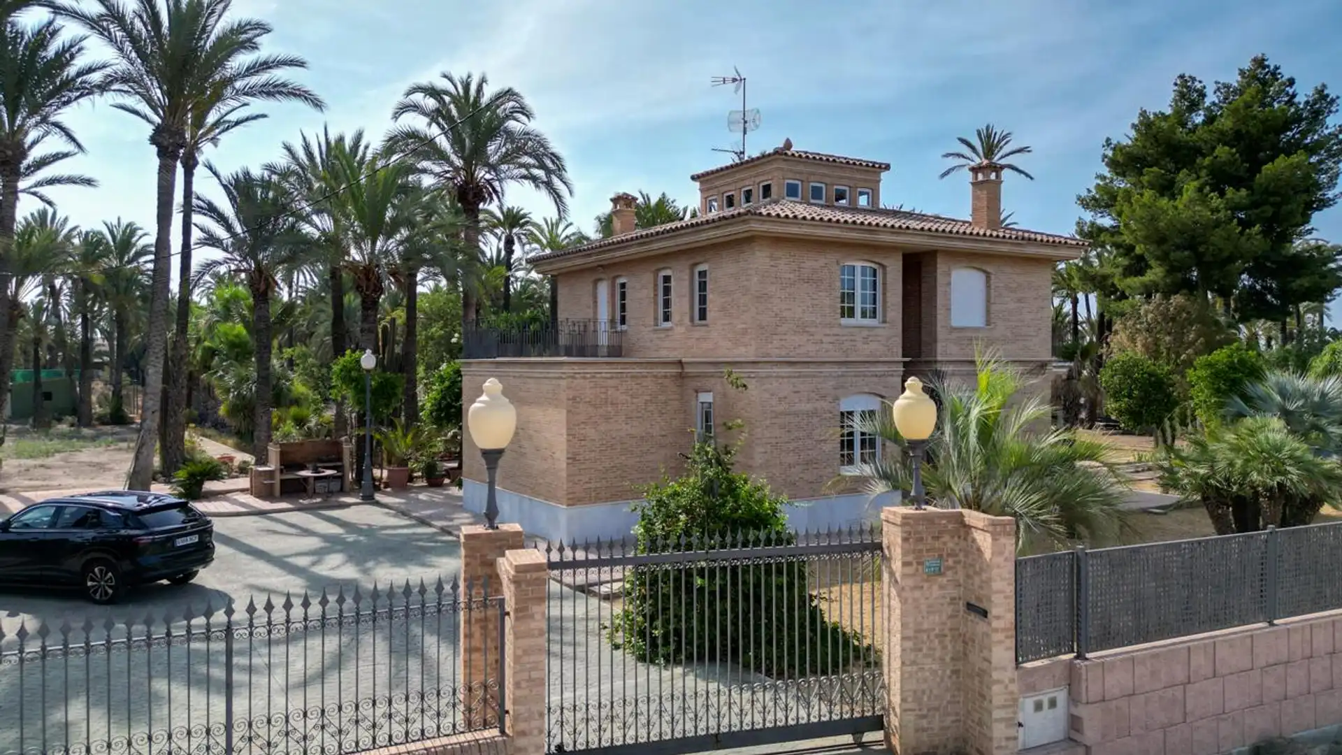 Exterior view of Houses for sale in Elche / Elx  with Heating, Private garden and Parquet flooring