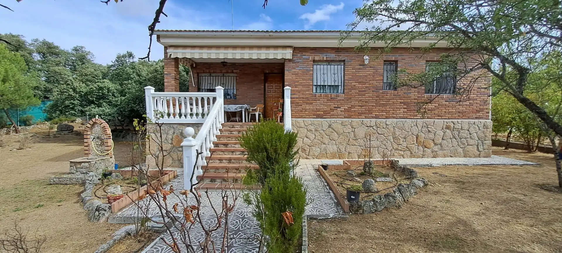 Vista exterior de Casa o xalet en venda en Ituero y Lama amb Calefacció, Jardí privat i Moblat