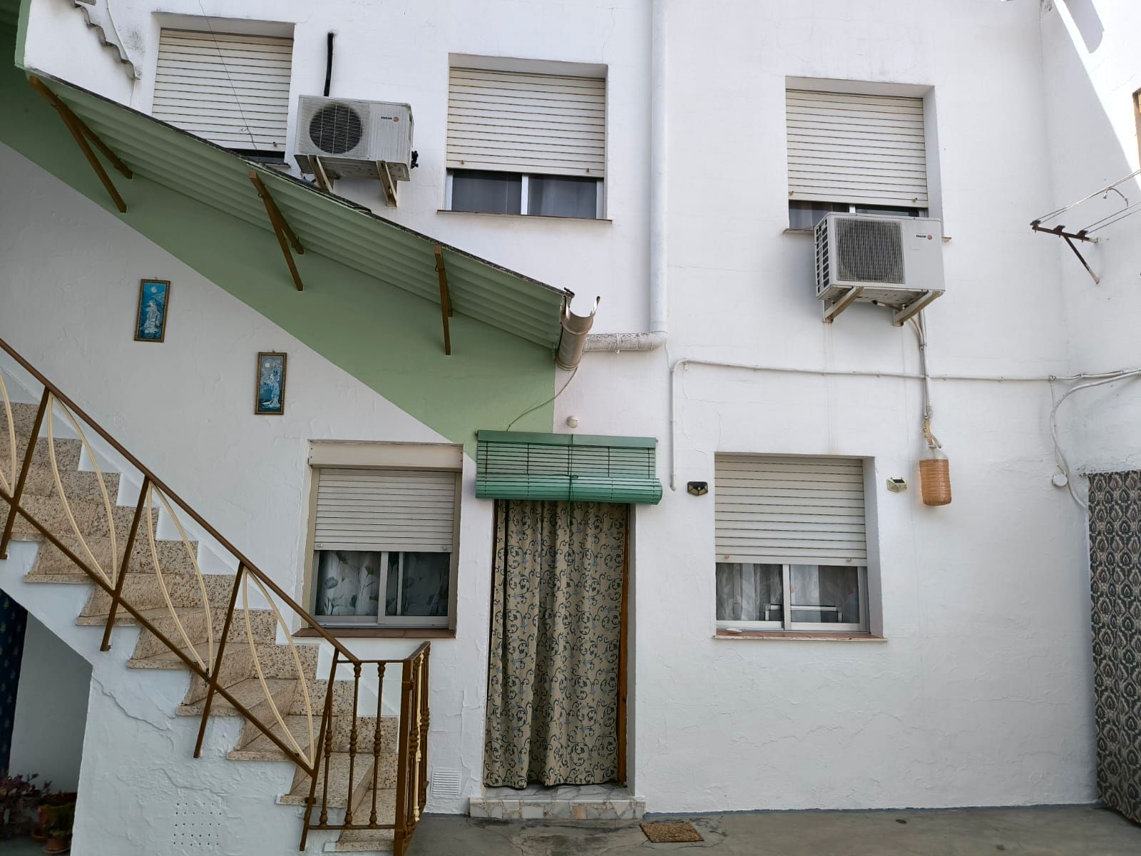 Vista exterior de Casa o chalet en venta en Herencia con Aire acondicionado, Amueblado y Horno