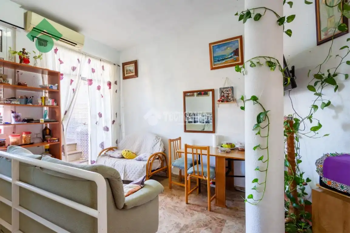 Sala de estar de Piso en venta en Rincón de la Victoria con Aire acondicionado, Terraza y Balcón