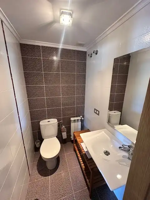 Badezimmer von Maisonette zum Verkauf in Pravia mit Heizung, Terrasse und Abstellraum