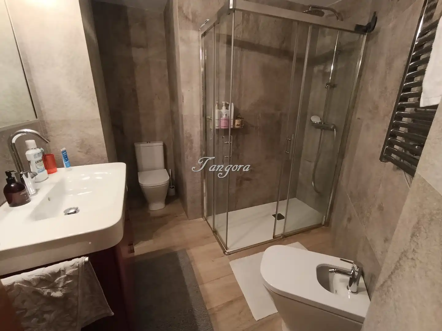 Bathroom of Attic for sale in Getxo   with Air Conditioner, Heating and Parquet flooring