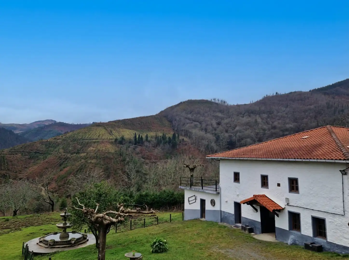 Außenansicht von Country house zum Verkauf in Mendaro mit Heizung