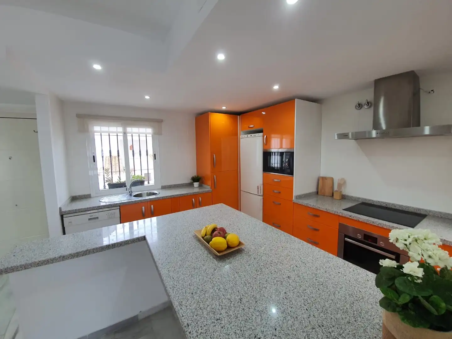 Penthouse with pool for sale in Urbanización Los Naranjos de Marbella 14, imagen 2