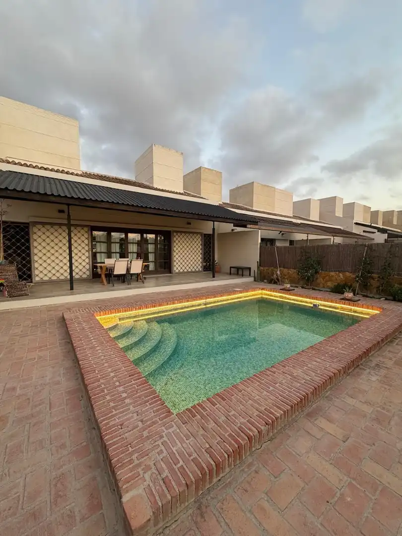 Piscina de Casa o xalet en venda en Murcia amb Aire condicionat, Jardí privat i Terrassa