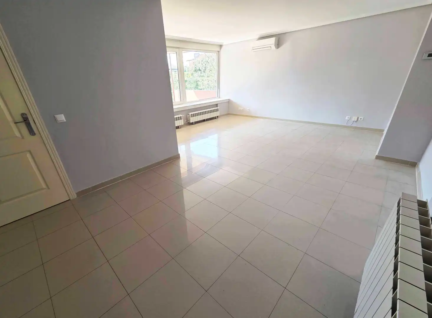 Casa adosada de alquiler en La Moraleja con Calefacción, Jardín privado y Terraza