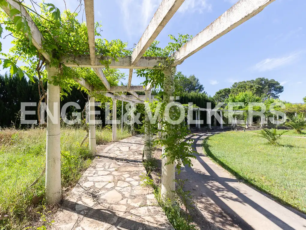 Houses for sale in Ontinyent  with Air Conditioner, Heating and Private garden
