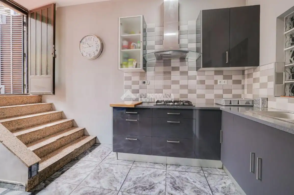 Cocina de Piso en venta en Santa Coloma de Gramenet