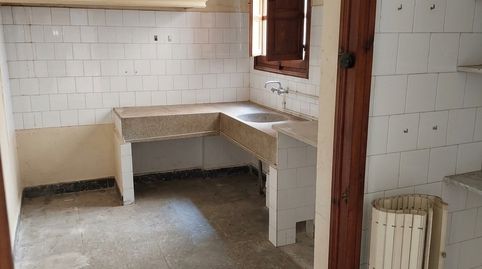 ltpgtVivienda en planta baja con patio y gran potencial en pleno centro de LlauriacuteltpgtltpgtSe ofrece vivienda en planta baja
