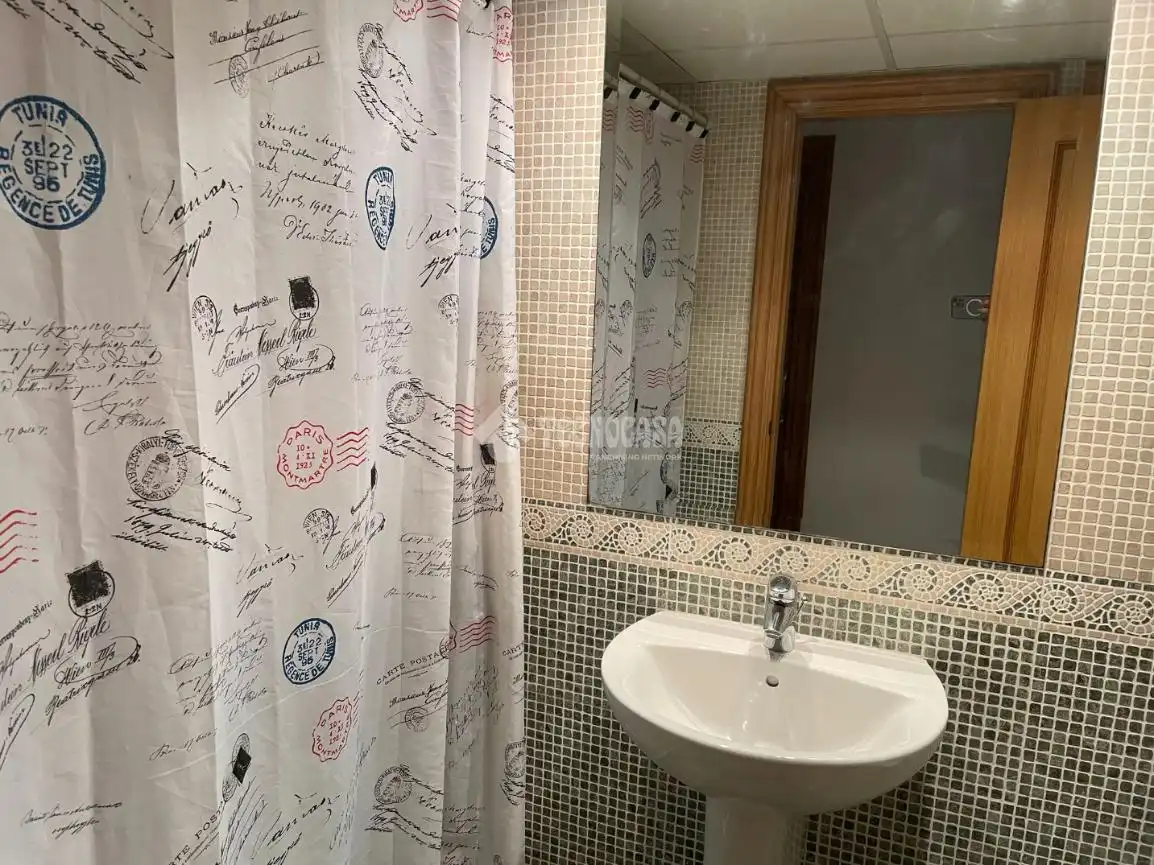 Bany de Pis de lloguer en Zaragoza amb Calefacció