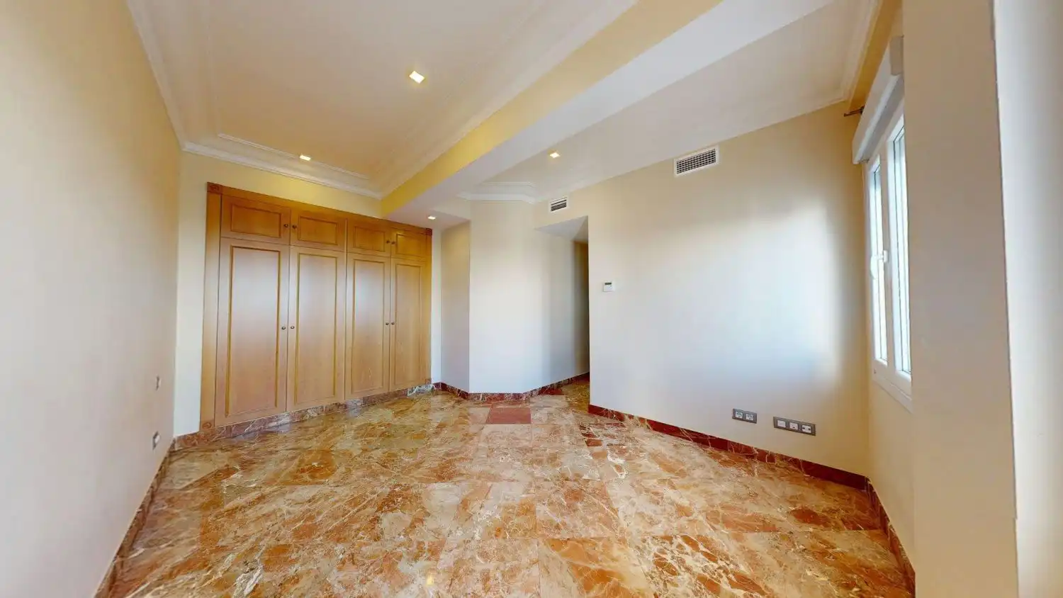 Flat for rent in Sevilla  with Air Conditioner, Heating and Terrace