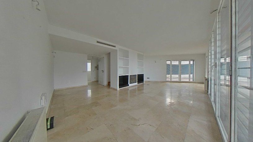Sala d'estar de Casa adosada en venda en Aranjuez amb Parquet, Terrassa i Traster