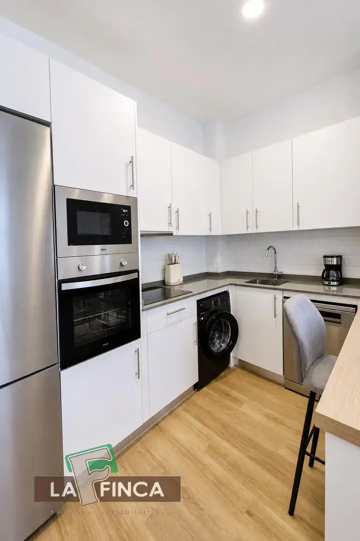 Cocina de Piso en venta en Oviedo  con Calefacción, Parquet y Terraza