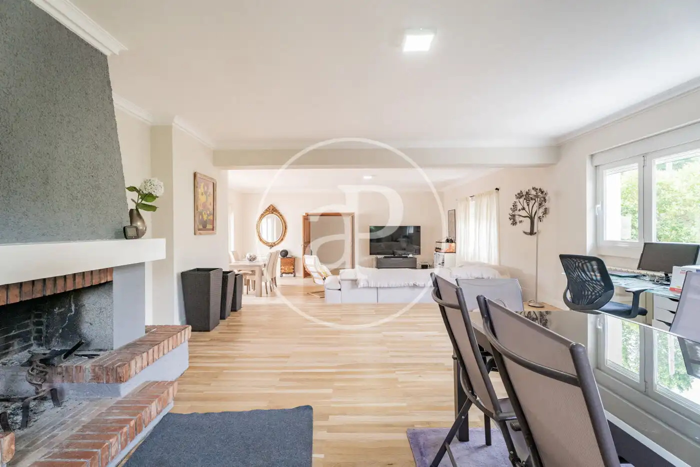 Sala d'estar de Casa o xalet en venda en Boadilla del Monte amb Calefacció, Jardí privat i Traster