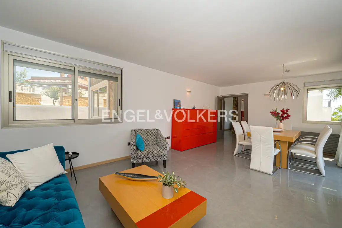 Sala de estar de Casa o chalet en venta en La Nucia con Aire acondicionado, Jardín privado y Piscina