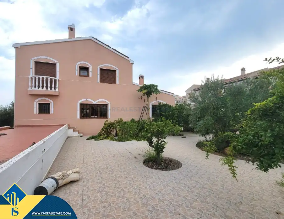 Chalet con piscina en venta en La Mata, imagen 2