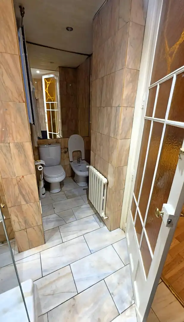 Baño de Piso de alquiler en Zaragoza con Aire acondicionado, Calefacción y Parquet