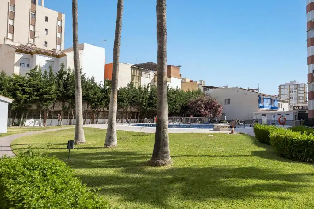 Exterior view of Study for sale in Vélez-Málaga  with Furnished and Community pool