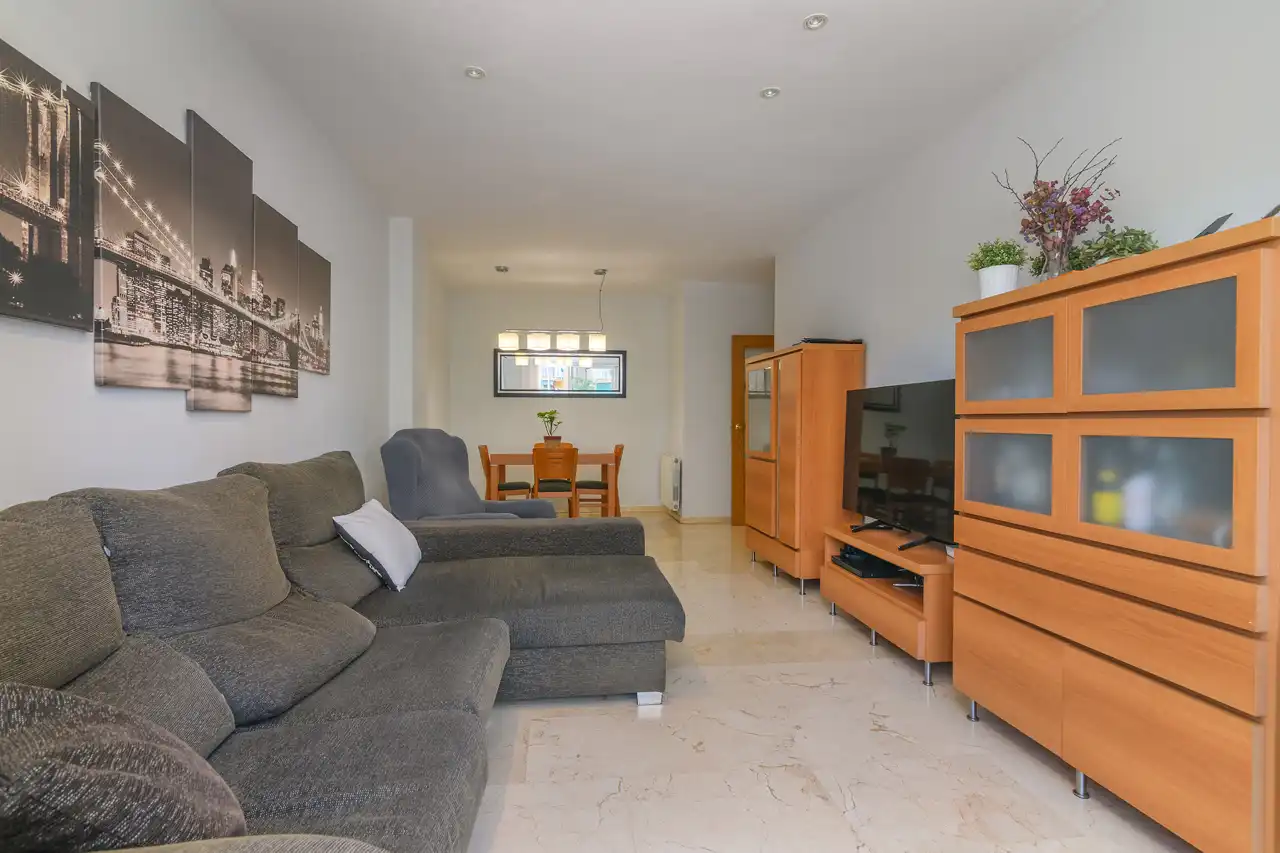 Wohnzimmer von Wohnung zum Verkauf in Gavà mit Klimaanlage, Heizung und Balkon