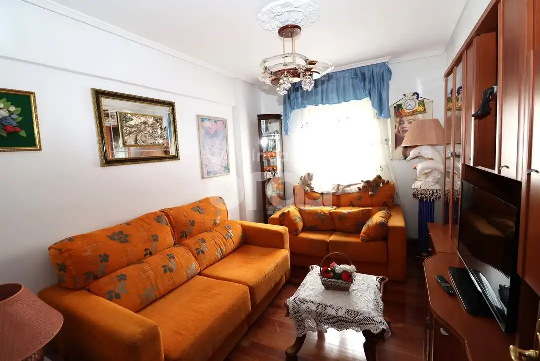 Sala d'estar de Pis en venda en Portugalete amb Moblat