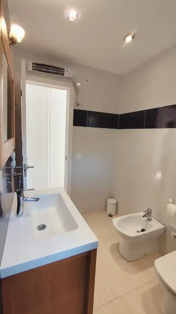 Badezimmer von Wohnung zur Miete in Málaga Capital mit Klimaanlage