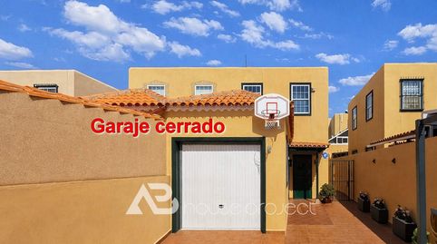 Foto 5 de Casa adosada en venta en Calle Zodiaco, 36, Las Rosas, Arona