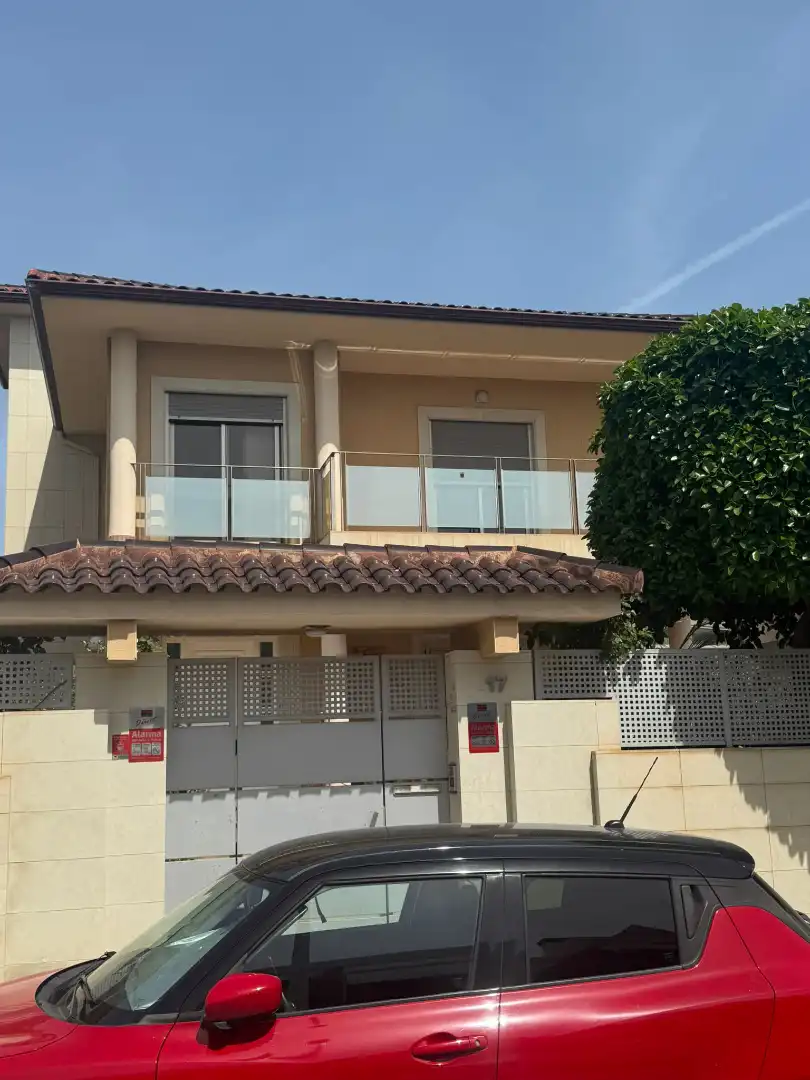 Vista exterior de Casa o chalet en venta en Elche / Elx con Aire acondicionado, Calefacción y Jardín privado