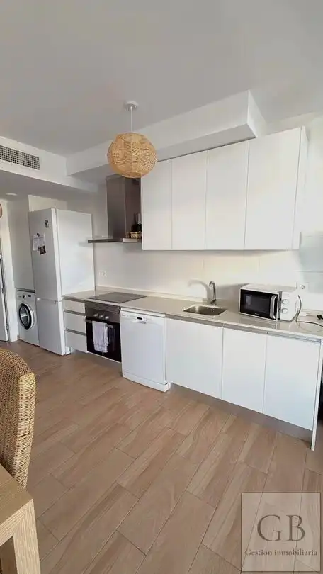 Cocina de Casa adosada de alquiler en Santa Pola con Aire acondicionado, Calefacción y Piscina