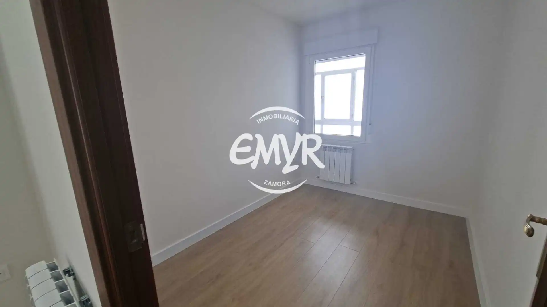 Schlafzimmer von Wohnung zur Miete in Zamora Capital  mit Heizung, Ofen und Waschmaschine