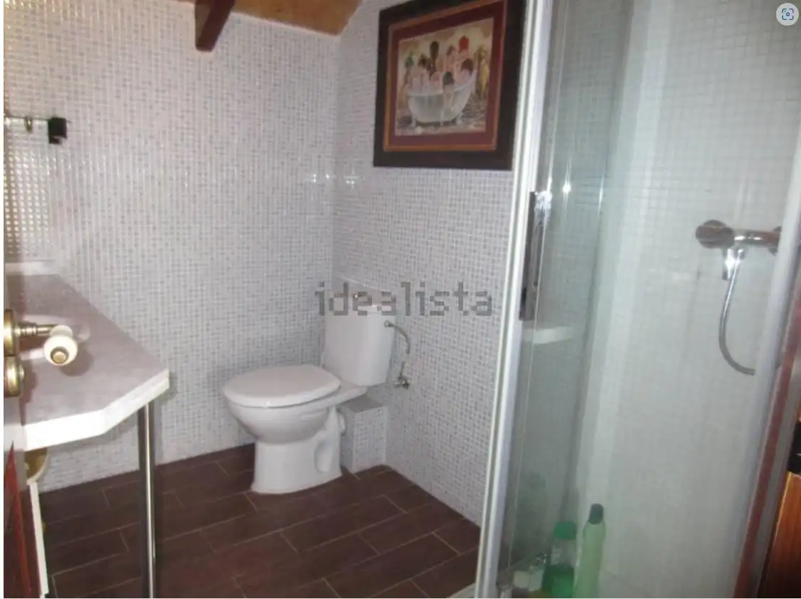 Bany de Casa o xalet en venda en El Cabaco  amb Calefacció, Terrassa i Moblat