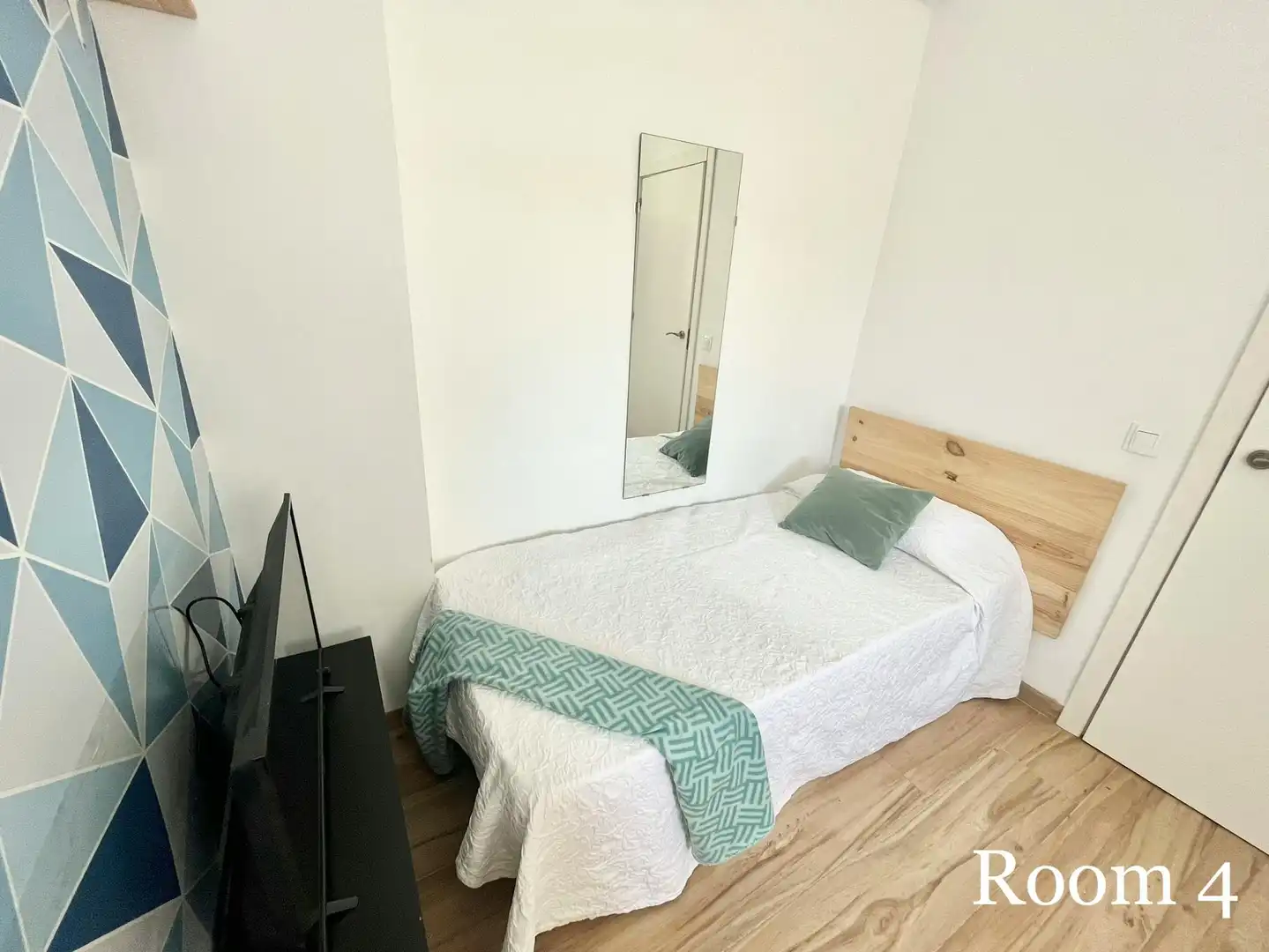 Habitación de Piso para compartir en Sevilla con Amueblado, Lavadora y TV