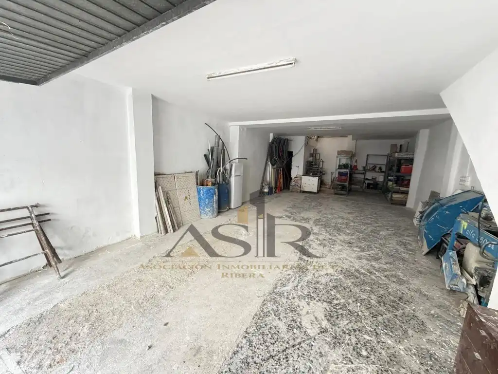 Commercial properties for sale in Casc Urbà