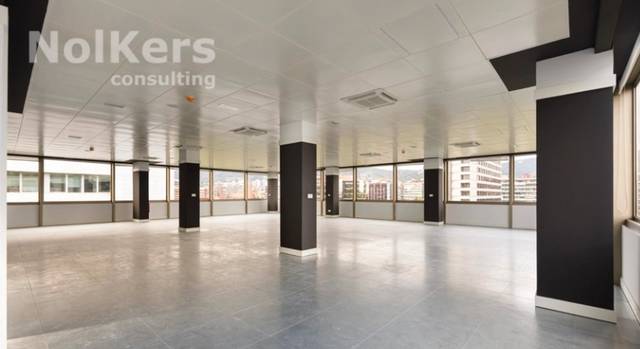 Oficina en Alquiler en Barri de les Corts