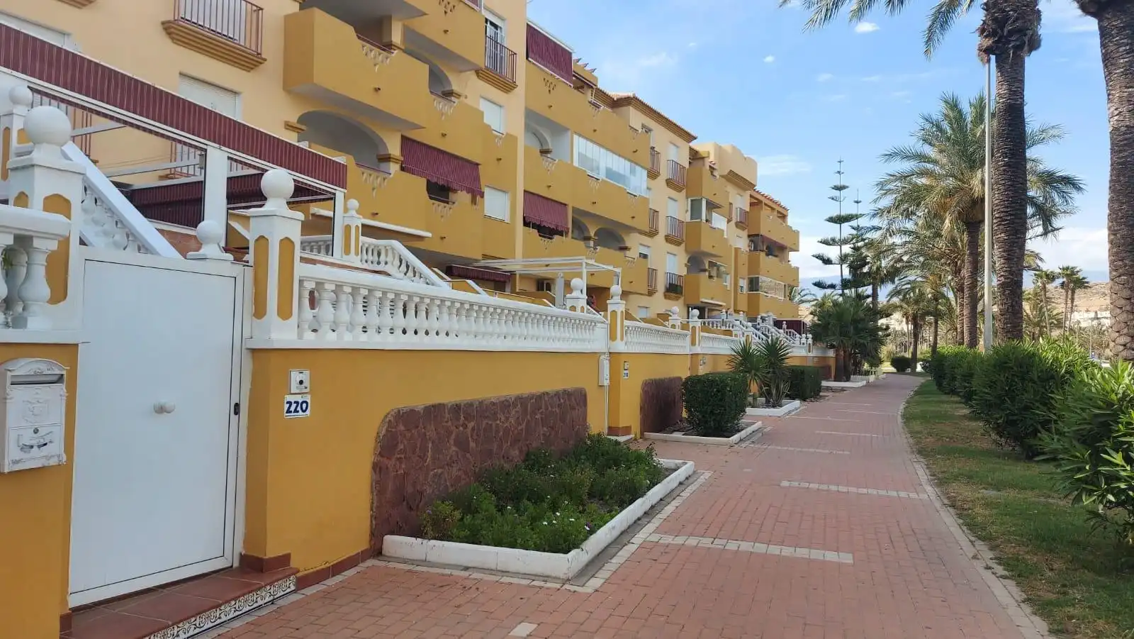 Vista exterior de Piso en venta en El Ejido con Aire acondicionado, Calefacción y Terraza