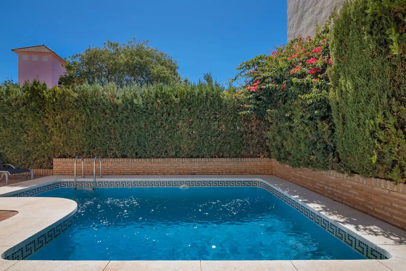 Piscina de Casa o chalet de alquiler en Islantilla con Aire acondicionado, Calefacción y Jardín privado
