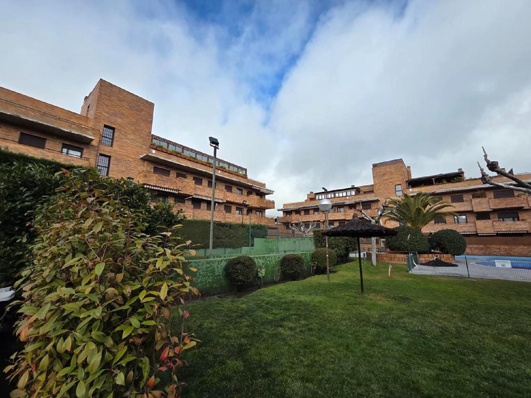 Außenansicht von Wohnung zum Verkauf in Brunete mit Gemeinschaftspool