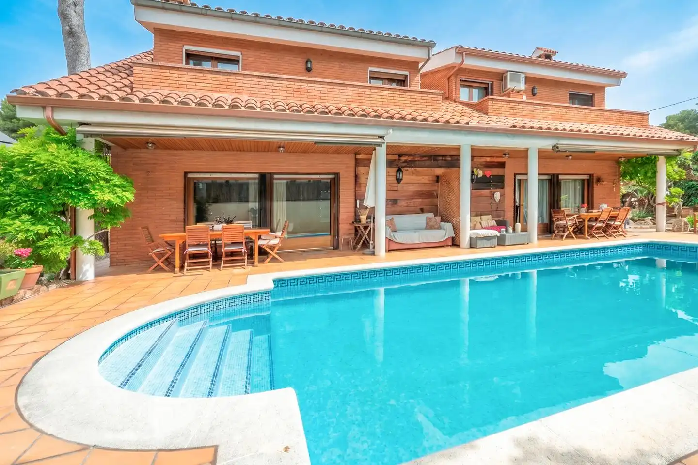 Haus mit Pool zum Verkauf in Montmar