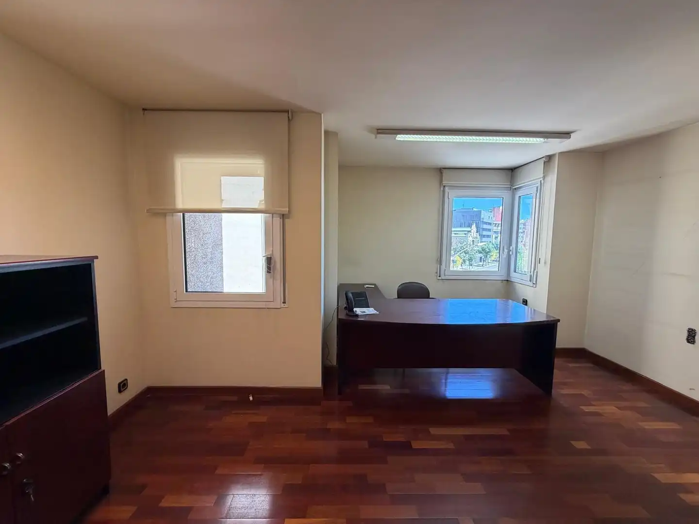Office for rent in Girona  with Air Conditioner and Heating