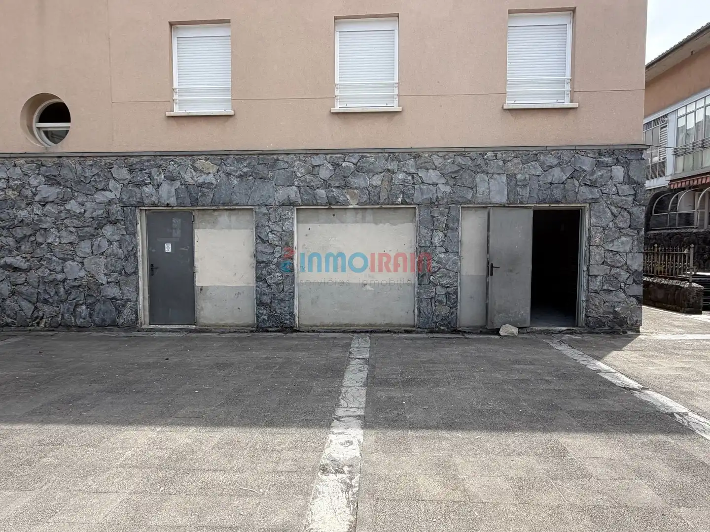 Parking of Commercial properties for sale in Zaldibia