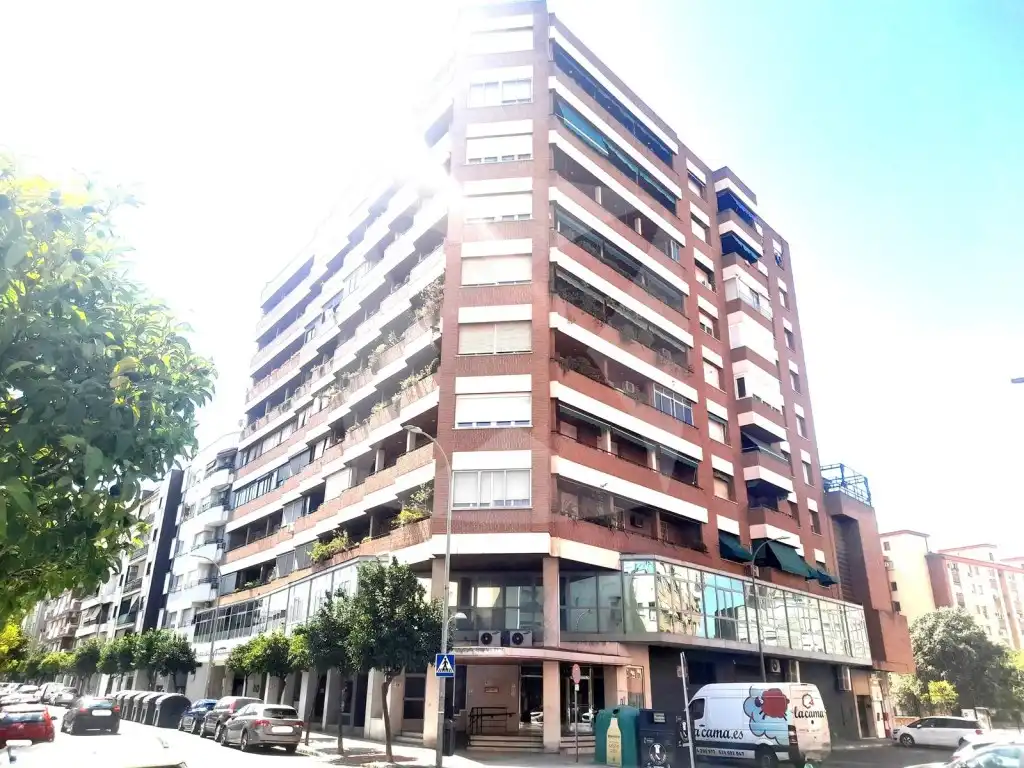 Piso con ascensor en venta en Avenida Santa Marina