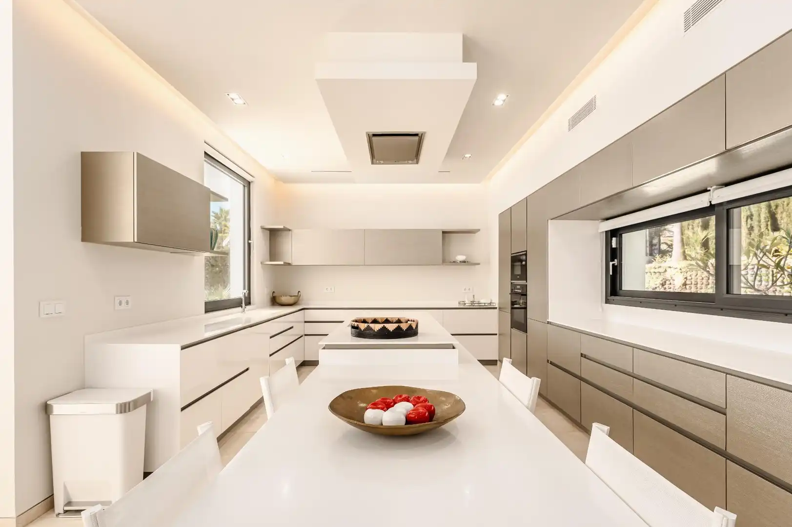 Villa mit Pool zum Verkauf in Nueva Andalucía, imagen 9