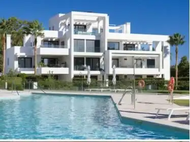 Penthouse with terrace for sale in Estepona Pueblo