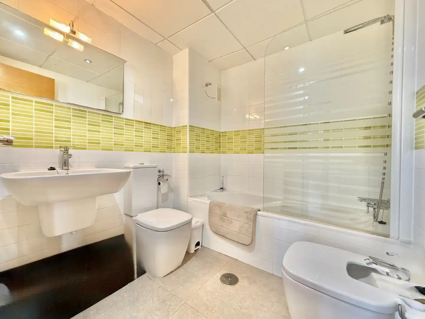 Baño de Ático en venta en La Manga del Mar Menor con Aire acondicionado, Terraza y Trastero