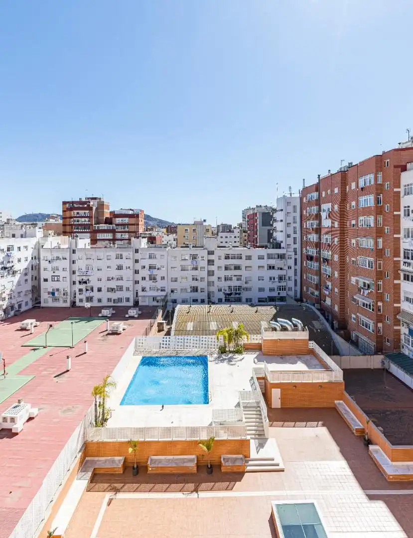 Piso en venta en Avenida Reina Victoria Eugenia, 2, Alameda