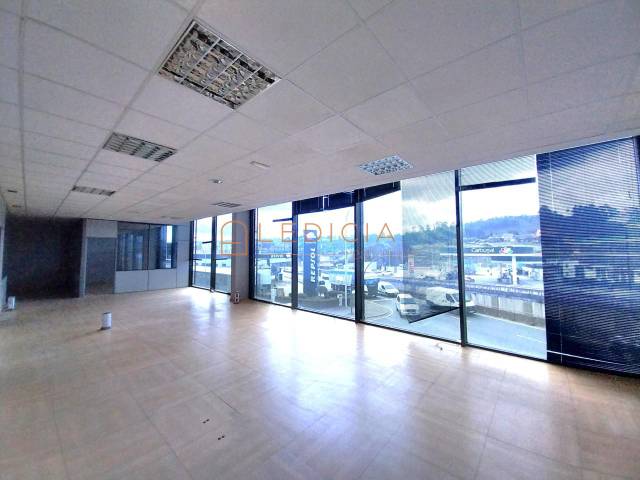 Oficina en Alquiler en Os Mallos