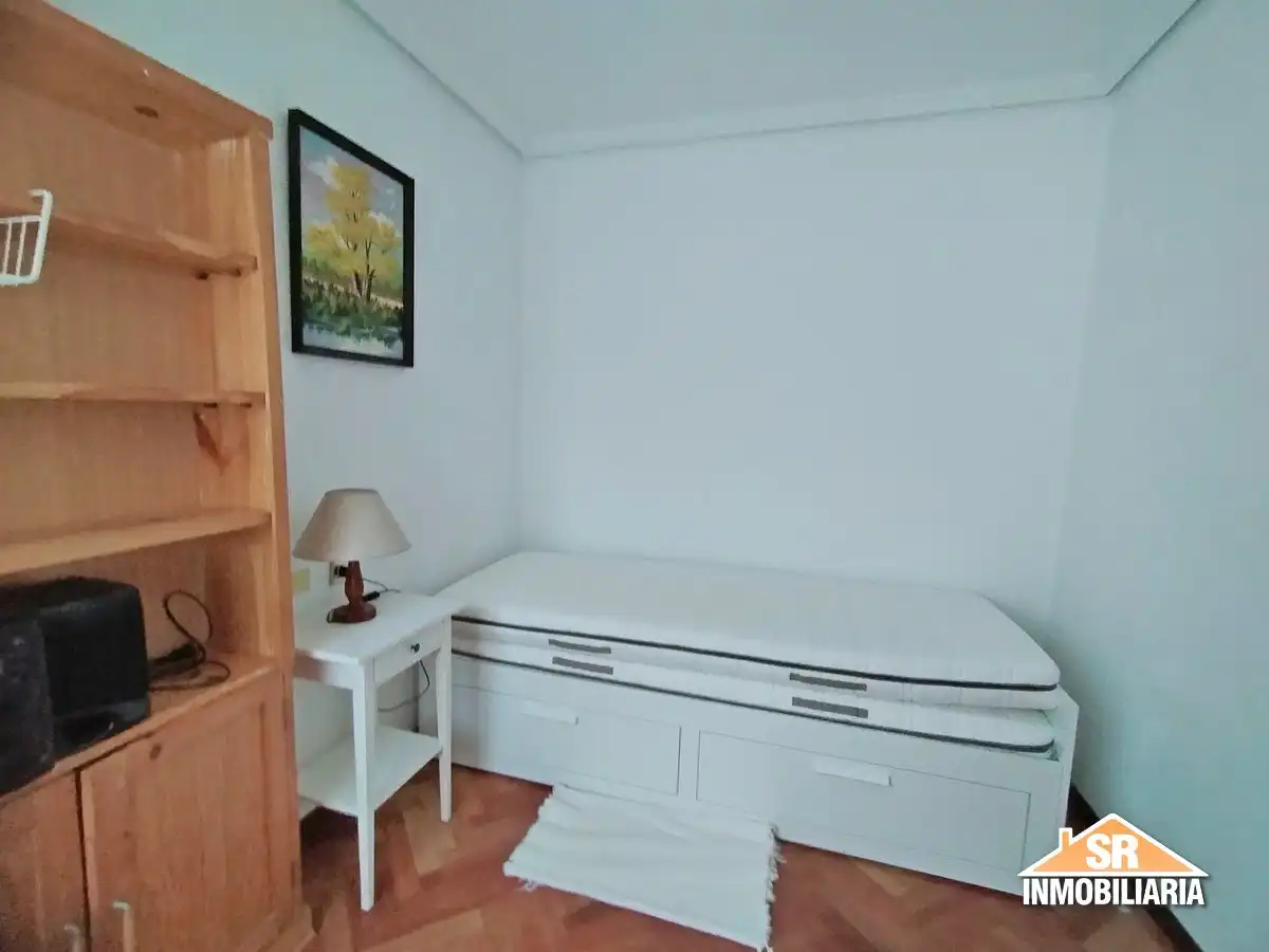 Habitación de Piso de alquiler en A Coruña Capital  con Amueblado, Horno y Lavadora