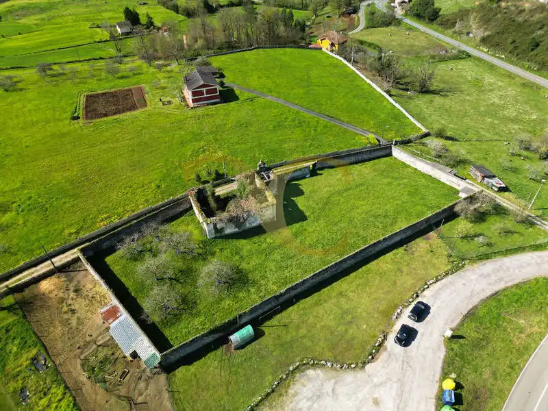 Edifici en venda en Las Regueras  , Asturias